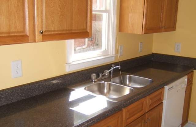 894 Beecher St SWApt A