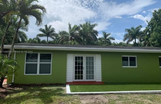 10700 SW 51st St - 10700 Southwest 51st Street, Davie, FL 33328