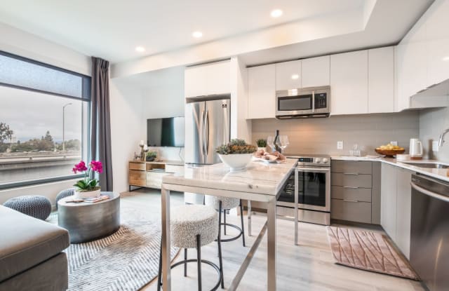 The Skylyne at Temescal