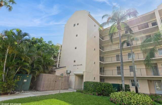 Photo of 275 Palm Avenue