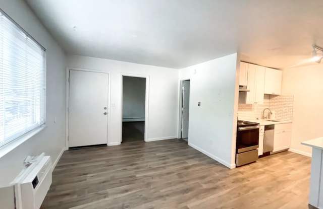 1 Bedroom Apartment with Carport on Canyon Blvd