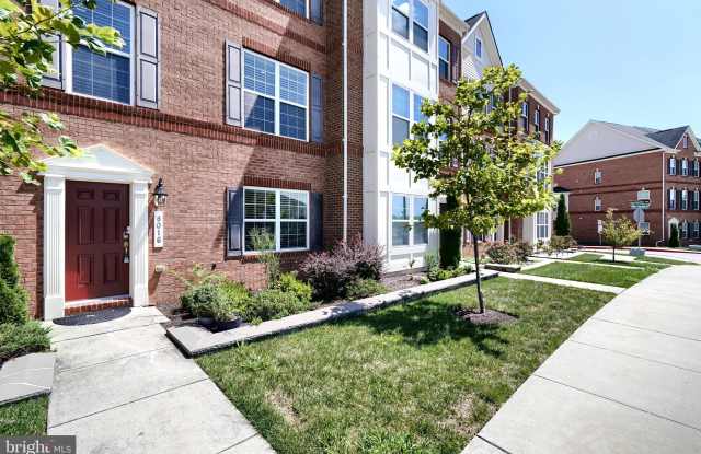8016 BLUE STREAM Drive