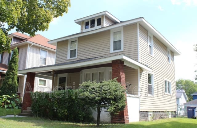 1236 Sherman St SE - 1236 Sherman Street Southeast, Grand Rapids, MI 49506