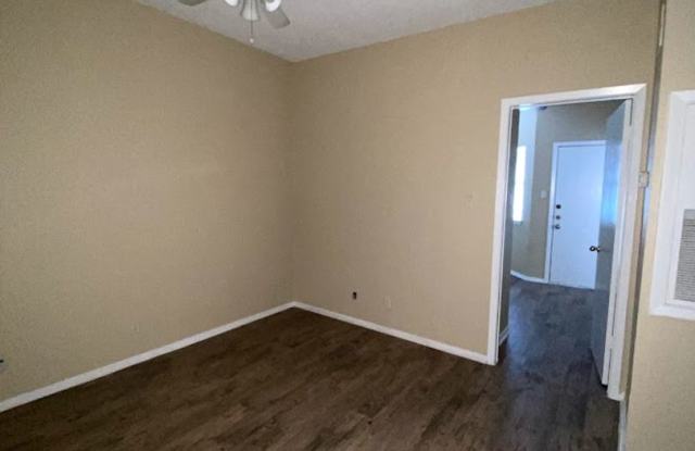 K657 - Guadalupe Square #212