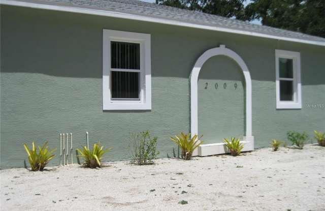 2009 COCOANUT Avenue