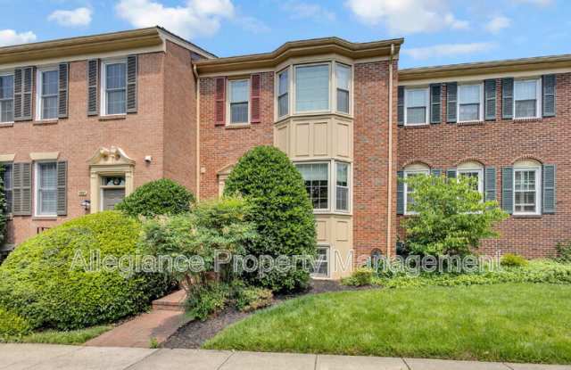 6861 Williamsburg Pond Ct
