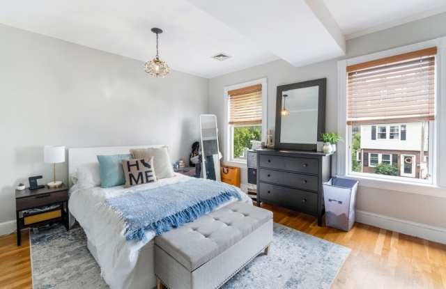 Photo of 296 West 3rd Street