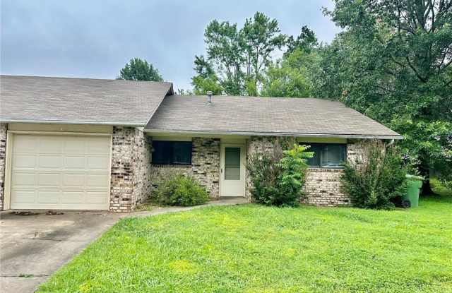 3605  W Beechwood  DR
