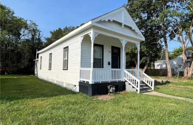 Photo of 1003 Texas Street