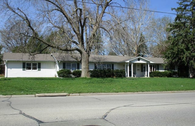 2036 Kimball Ave - 2036 Kimball Ave, Waterloo, IA 50702