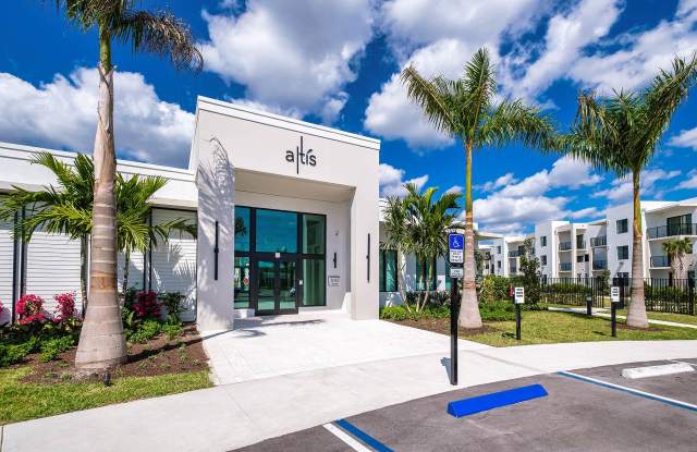 Photo of Altis Blue Lake