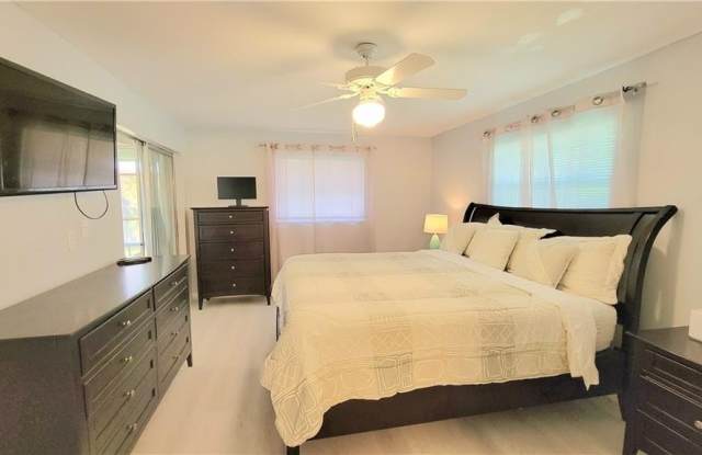 300 Valley Stream Dr