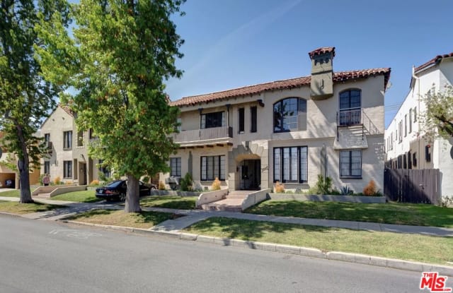 Photo of 7223 Willoughby Ave