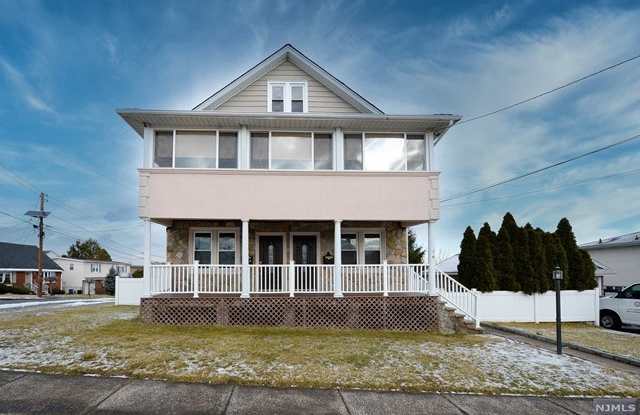 76 Speidel Avenue