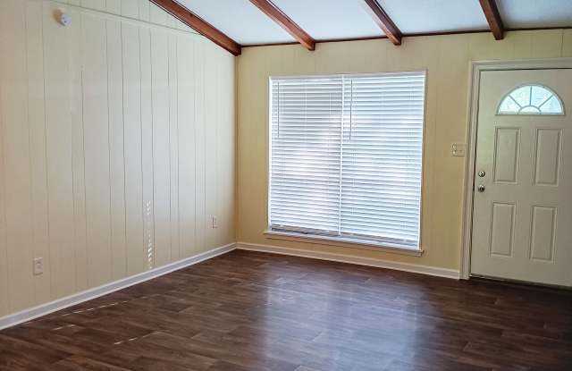 650 South East Railroad Avenue