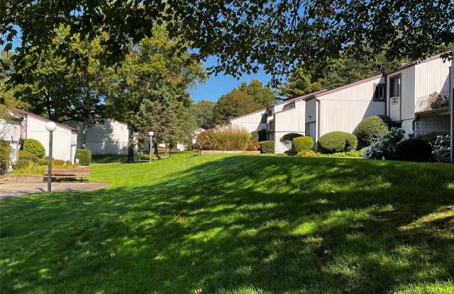 77 Richmond Boulevard unit: 4A