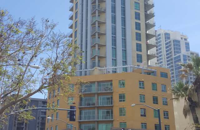 Cortez Hill 2 bed 2bath (downtown), 1217 sqft And Great Views