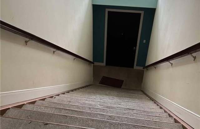 1304 E Pineridge Avenue