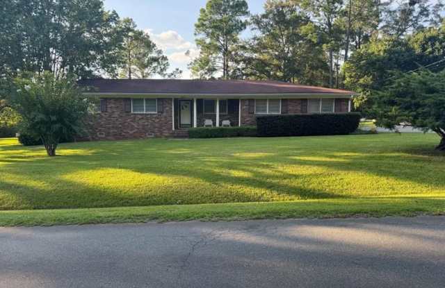 3 Bed 2 Bath Brick Home - Move In Ready