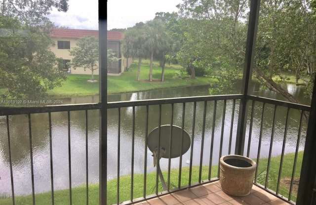 235 Lakeview Dr