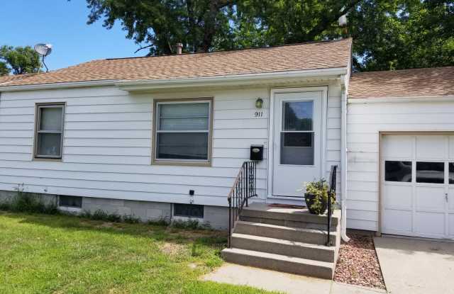 Photo of FIRST MONTH'S RENT 1/2 PRICE! 2 bedroom, 2 bath house located near waterpark! ¡PRIMERO MES DE ALQUILER A MITAD DE PRECIO!¡Casa de 2 dormitorios y 2 baños ubicada cerca del parque acuático!