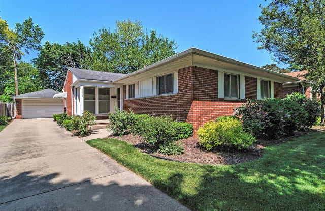 3515 Hillside Dr - 3515 Hillside Drive, Royal Oak, MI 48073