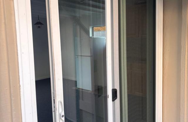 1 bed/1 bath Studio/Apartment In Monterey - Very close to DLI  NPS