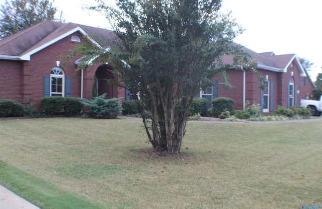 111 N Ervington Place