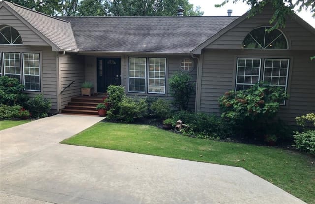 574  N Rockcliff  RD - 574 North Rockcliff Road, Fayetteville, AR 72701