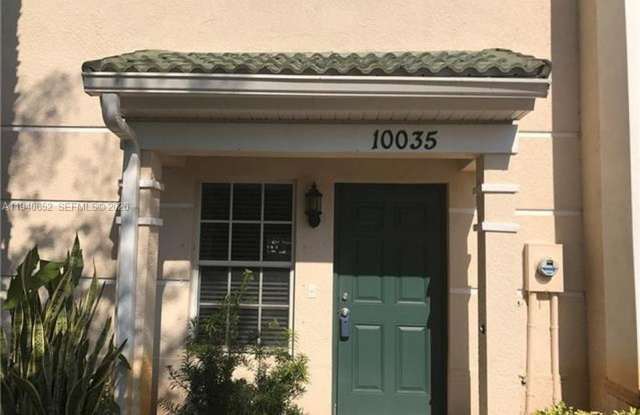 10035 SPYGLASS HILL LN