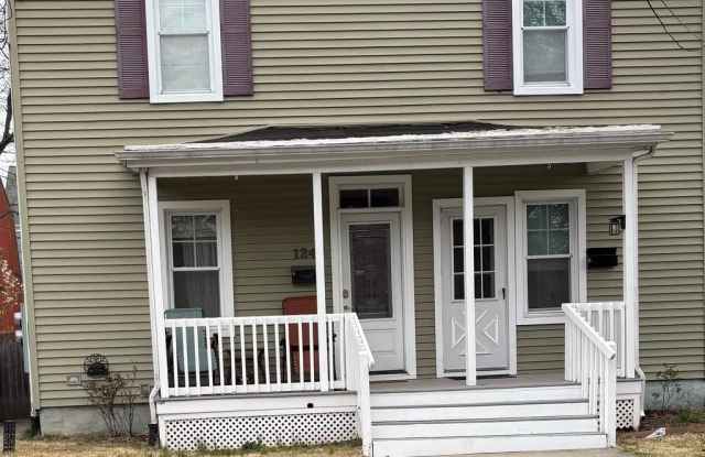124 DEY Street unit: B, Right Side