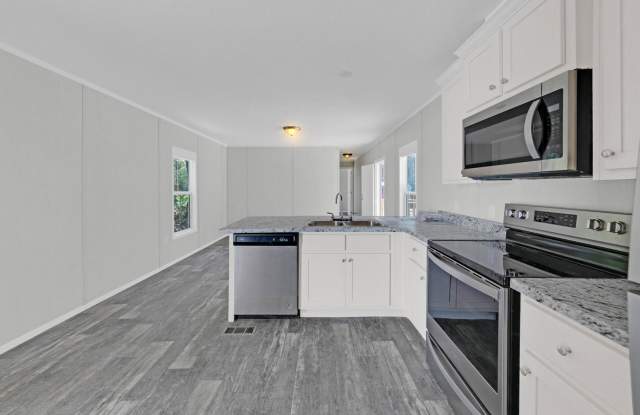 Photo of 3 Bedroom /2 Bath Mobile Home