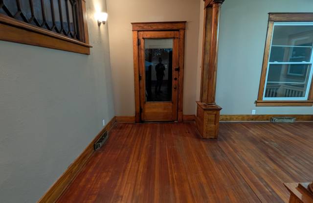 Photo of 516 NE Twiss Avenue