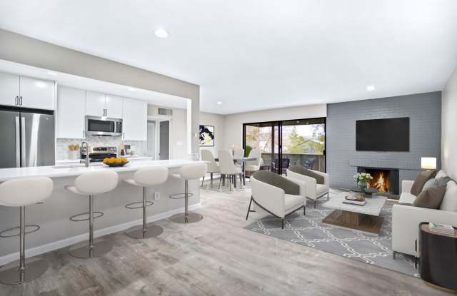 Stunning Fully Remodeled 2BD/2BA - Top Floor Unit in the Heart of Boulder