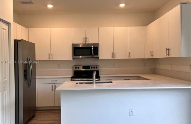 NEW CONSTRUCTION!!!! AMAIZING LOCATION!!!