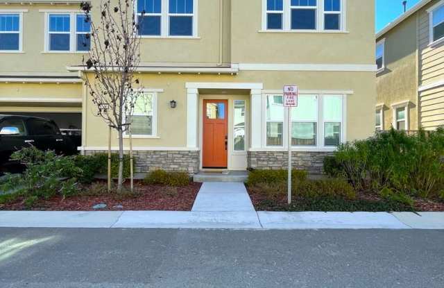 Photo of Stunning 4 Bedroom 3 Bath Modern Luxury property in Newark