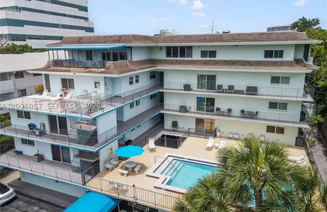 2539 S Bayshore Dr