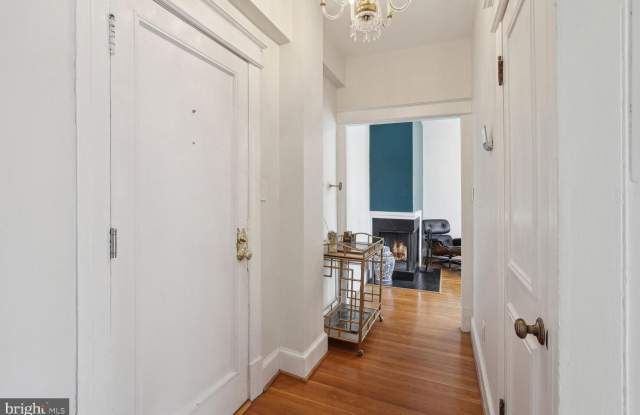 18 9TH Street NE unit: 401