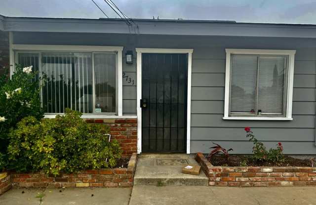2731 Drew Lane