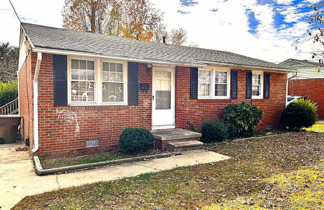 Photo of 2312 Bothwell Street