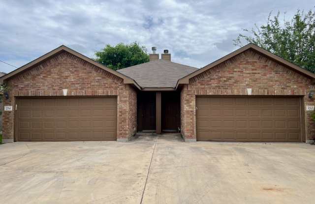 Photo of Charming 3/2 Duplex in NBTX