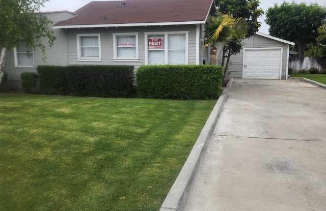 1111 Nicklett Ave
