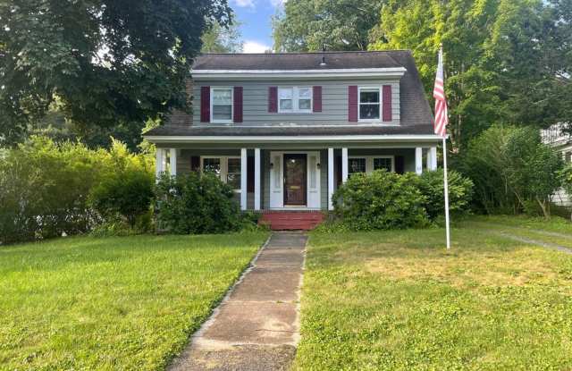 Beautiful Single Family Home in Highly Desired Neighborhood