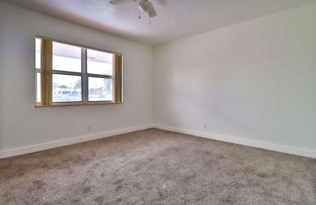 Photo of 1602 N J 1 Street