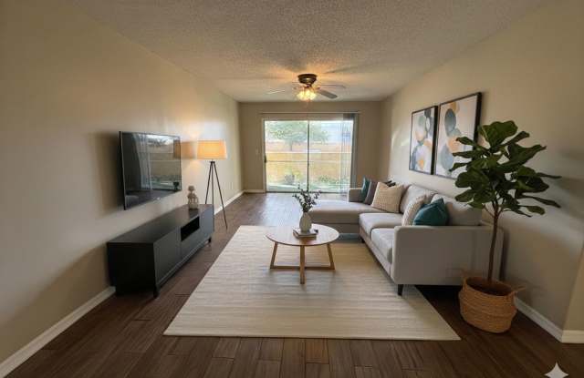 THE CASSELBERRY HIDDEN GEM YOU’VE BEEN WAITING FOR!  $500 OFF FIRST MONTHS RENT IF YOU APPLY AND MOVE IN!!