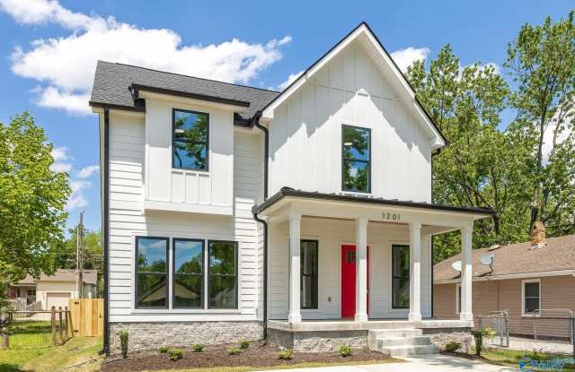 Photo of 1201 Halsey Avenue NE