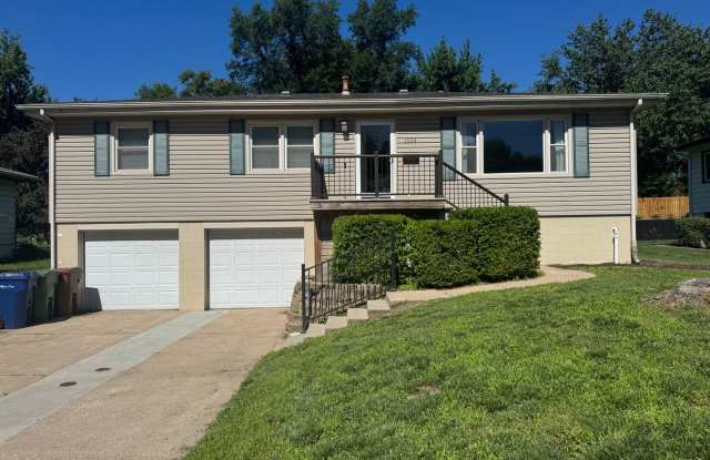 Raised Ranch Near Offutt AFB with Finished Basement & Oversized Garage