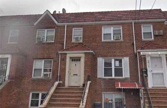 58-14 Lawrence St - 58-14 Lawrence Street, Queens, NY 11355