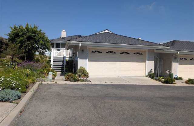 33626 Walkabout Lane