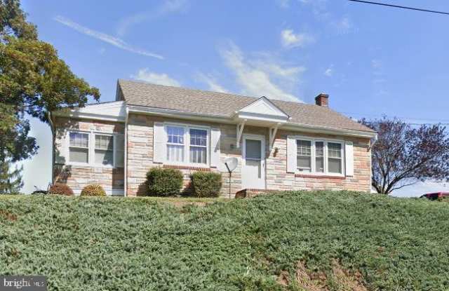 1017 LIME VALLEY ROAD - 1017 Lime Valley Road, Lancaster County, PA 17602